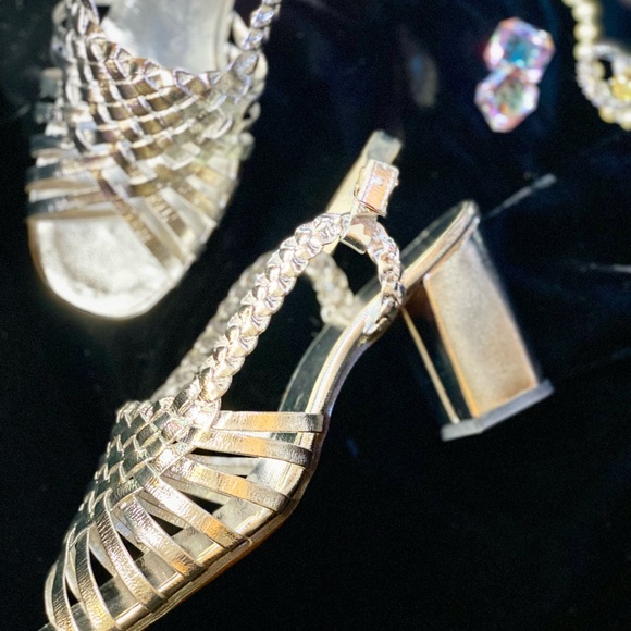 Sandals - Picture 7 of 10